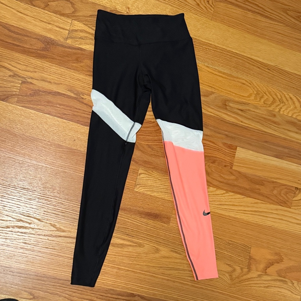 Nike woman’s leggings